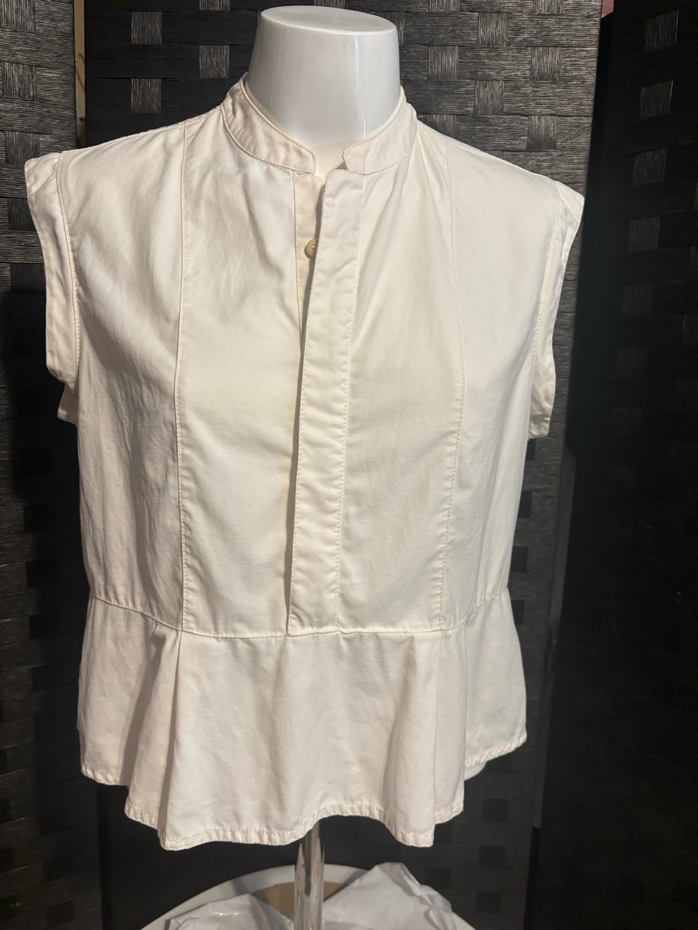Madewell sleeveless top
Size 10